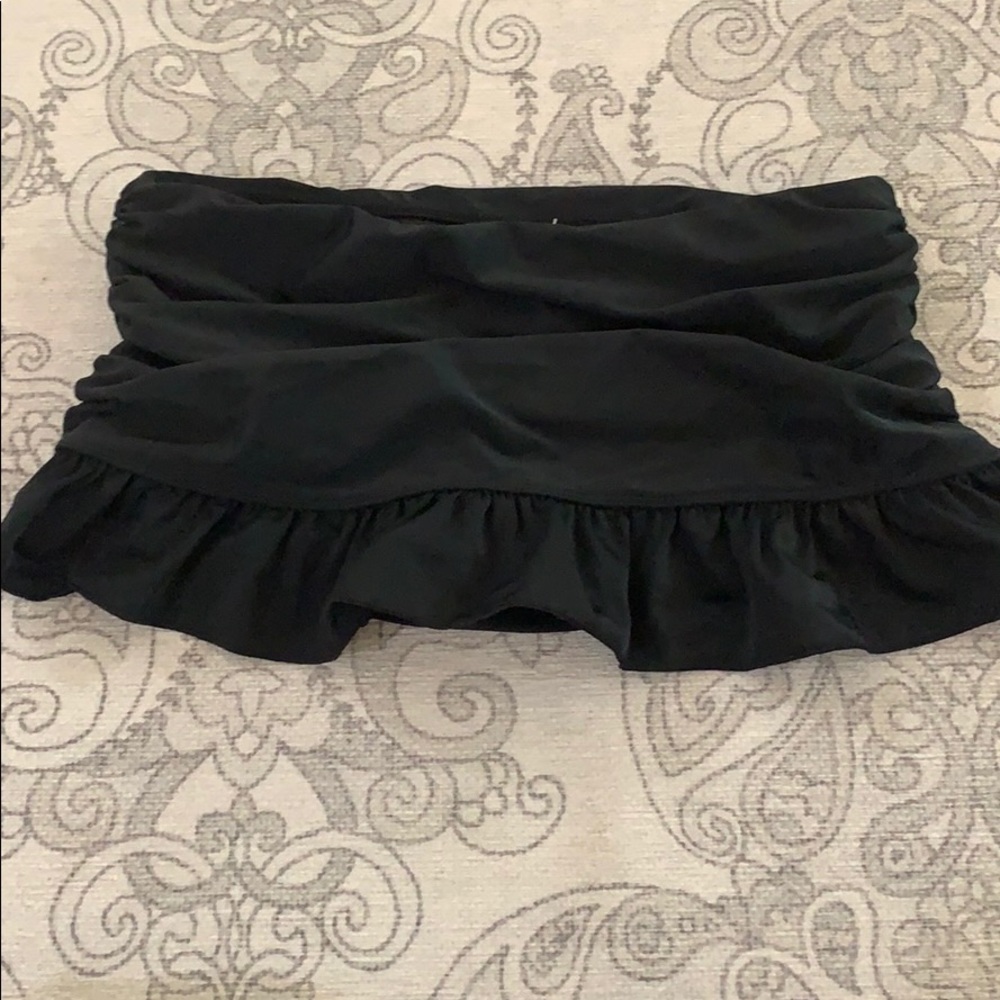 Black ruffled swim skirt